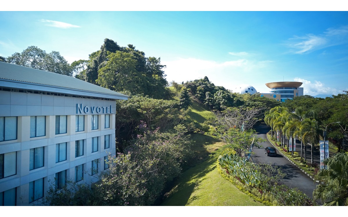 Novotel Manado Golf Resort and Convention Center